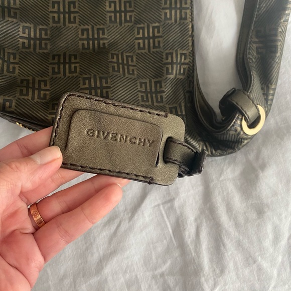 Givenchy purse used a hand full time only - Picture 1 of 4